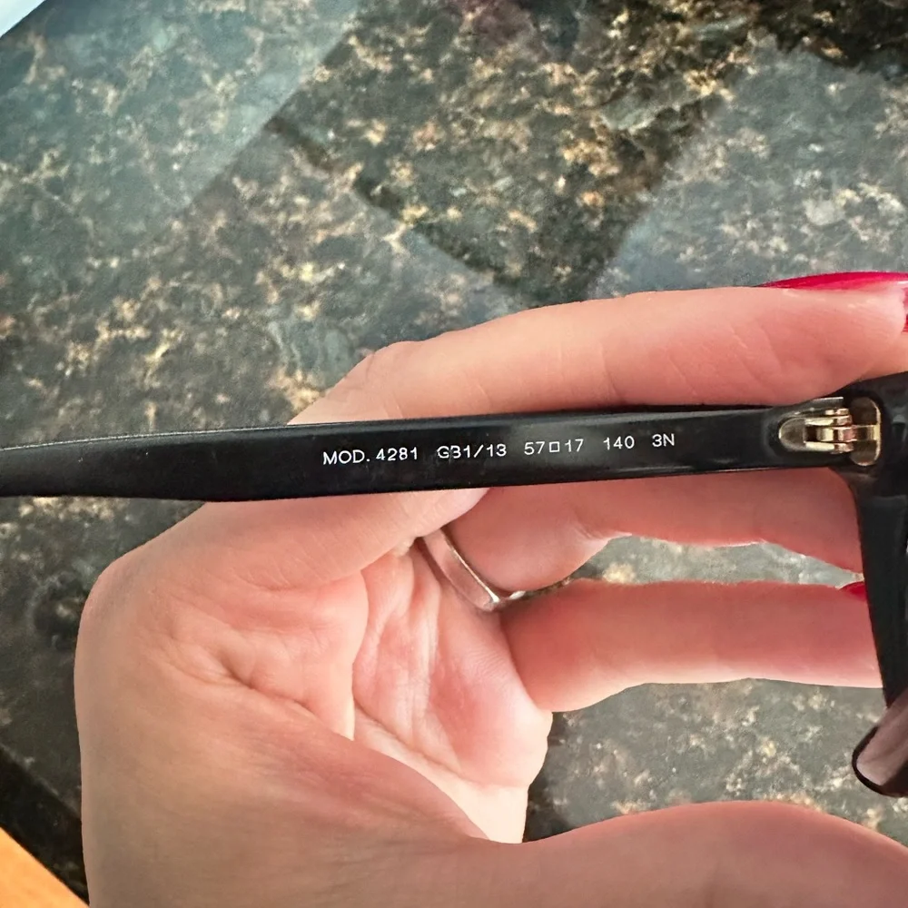 Versace sunglasses - Picture 3 of 6